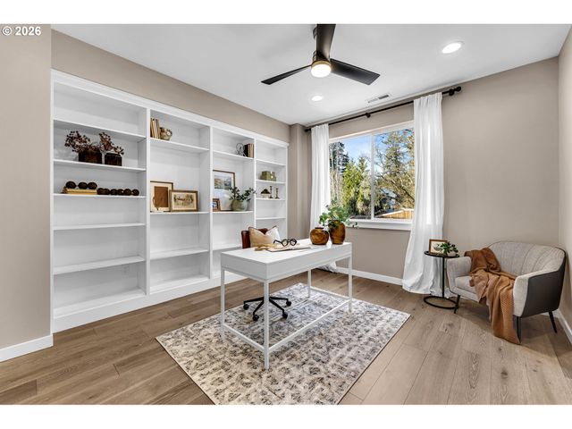 901 W MAGNOLIA Loop, Washougal, WA 98671