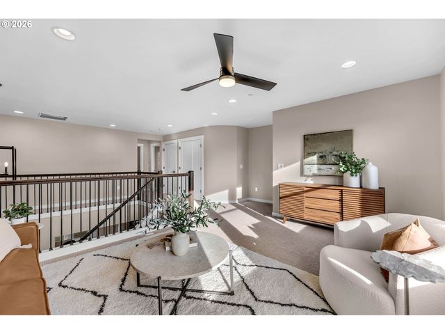 901 W MAGNOLIA Loop, Washougal, WA 98671