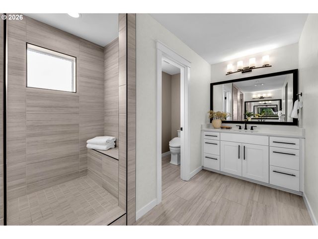 901 W MAGNOLIA Loop, Washougal, WA 98671