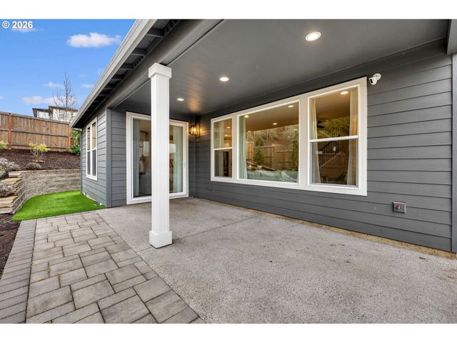 901 W MAGNOLIA Loop, Washougal, WA 98671