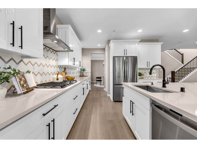 901 W MAGNOLIA Loop, Washougal, WA 98671