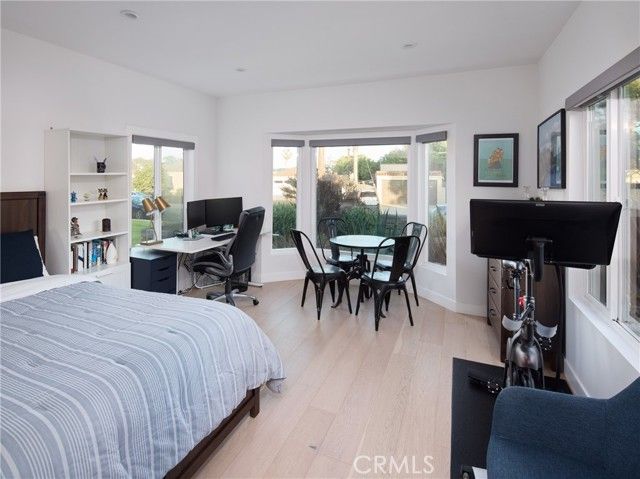 7413 Naylor, Los Angeles, CA 90045