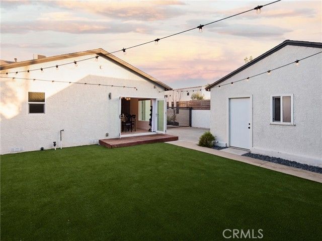 7413 Naylor, Los Angeles, CA 90045