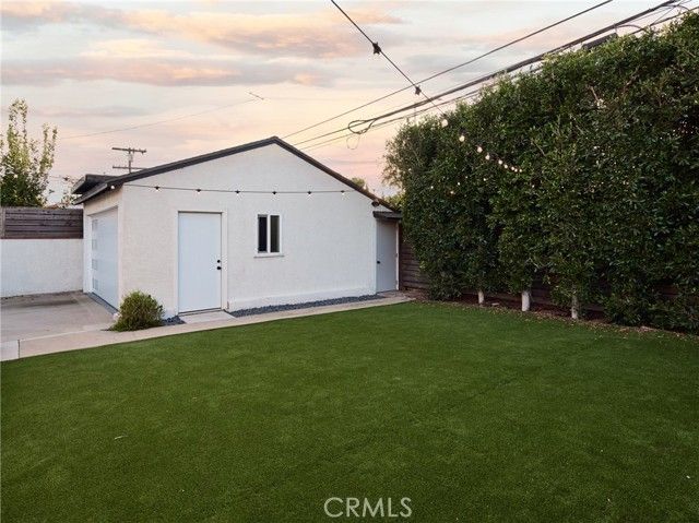 7413 Naylor, Los Angeles, CA 90045