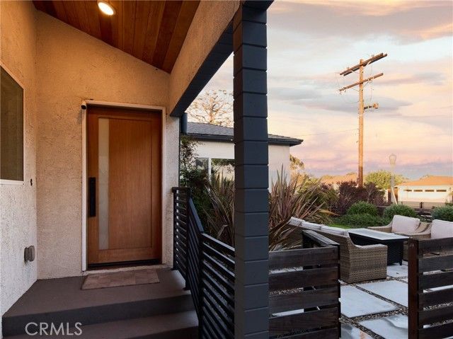 7413 Naylor, Los Angeles, CA 90045