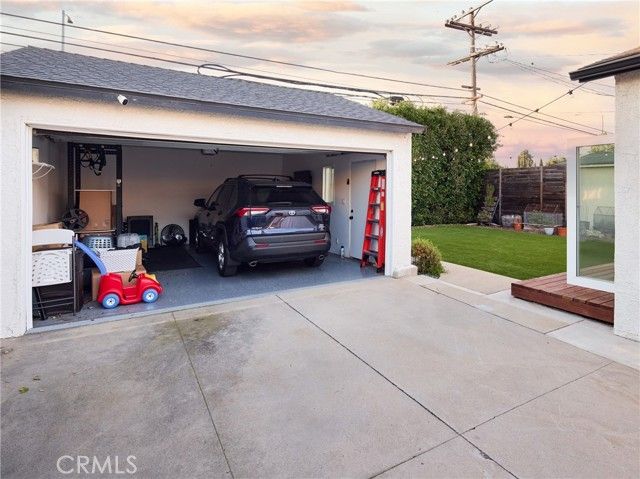 7413 Naylor, Los Angeles, CA 90045