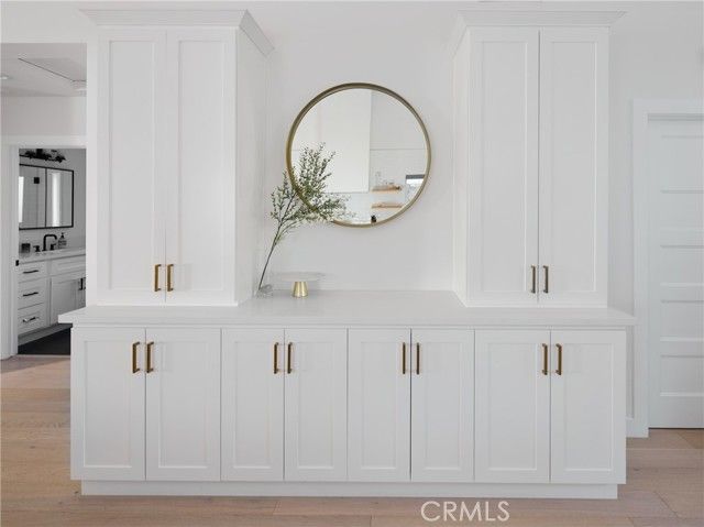 7413 Naylor, Los Angeles, CA 90045