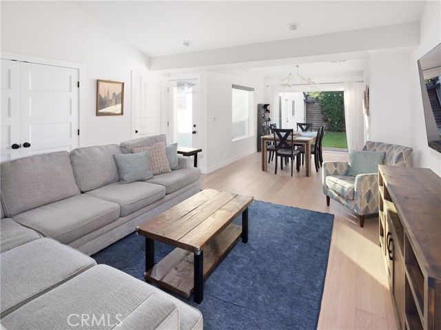 7413 Naylor, Los Angeles, CA 90045