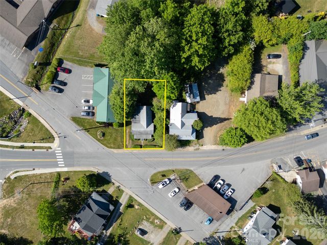 462 Walnut Street, Waynesville, NC 28786