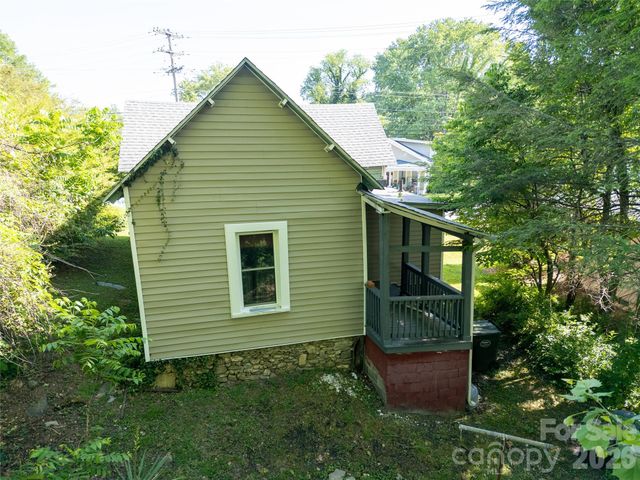 462 Walnut Street, Waynesville, NC 28786