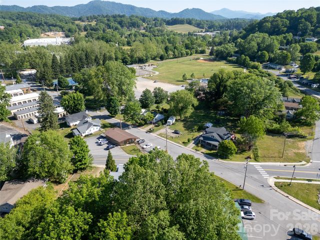 462 Walnut Street, Waynesville, NC 28786