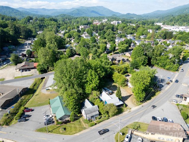 462 Walnut Street, Waynesville, NC 28786