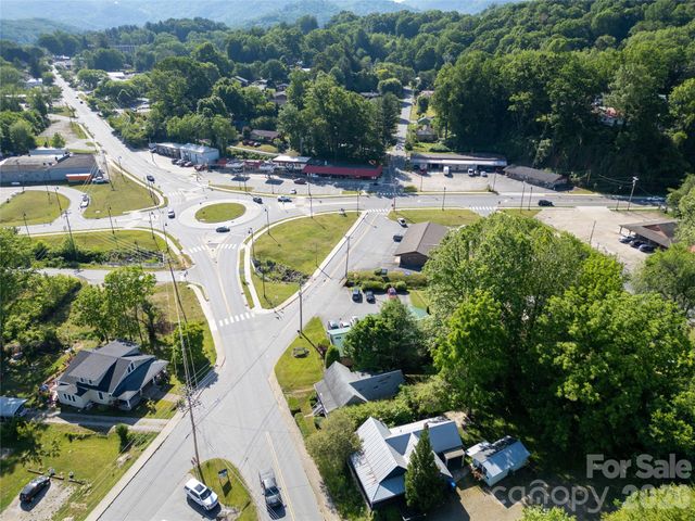 462 Walnut Street, Waynesville, NC 28786