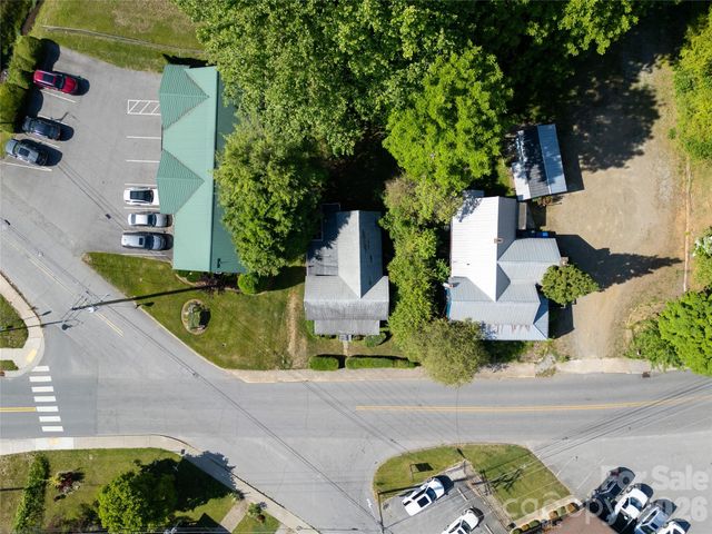 462 Walnut Street, Waynesville, NC 28786