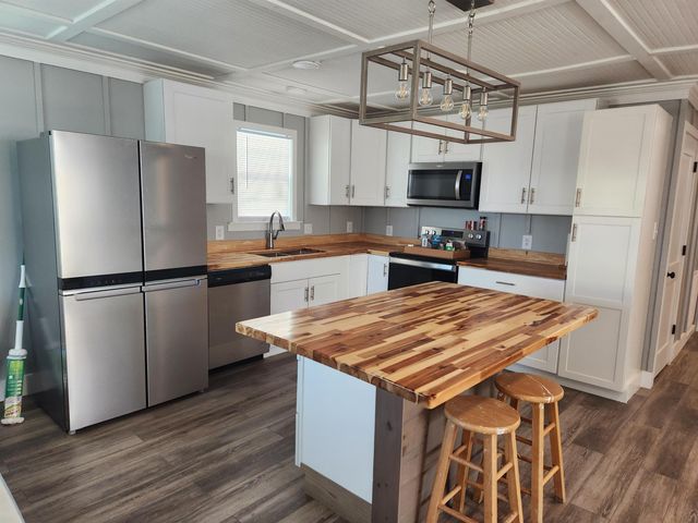 137 Memory Ln, Grand Isle, LA 70358