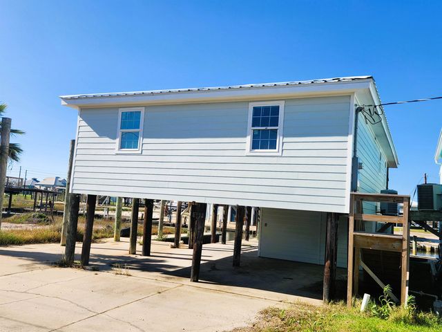 137 Memory Ln, Grand Isle, LA 70358