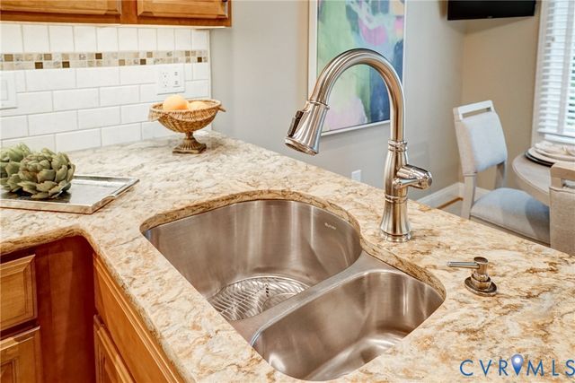 5017 Park Commons Loop, Glen Allen, VA 23059