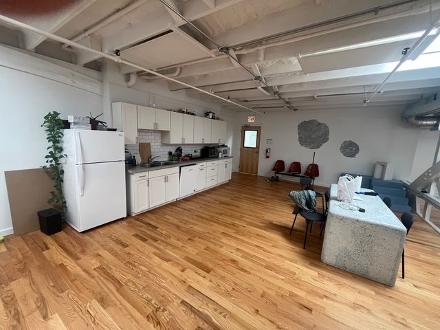 4900 N Elston Avenue 2nd-Floor, Chicago, IL 60630