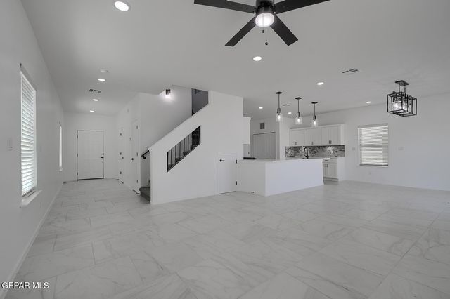 13857 SUMMER WAVE Avenue, El Paso, TX 79928