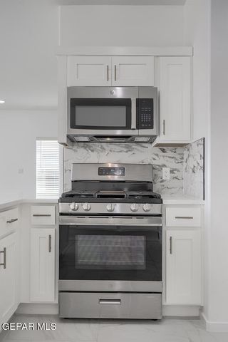 13857 SUMMER WAVE Avenue, El Paso, TX 79928