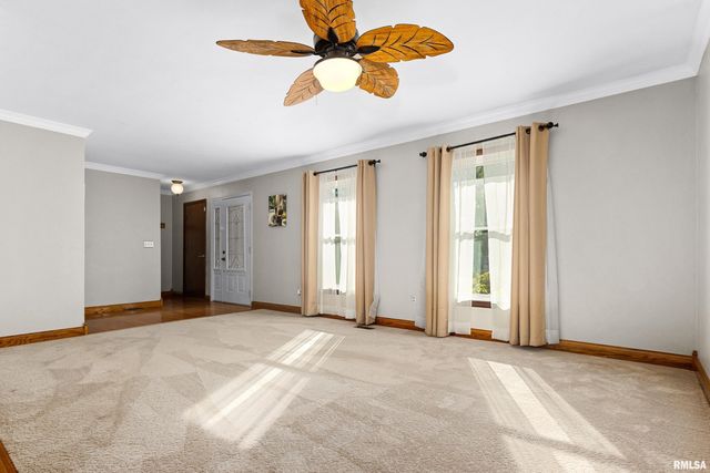 327 ARBOR VITAE Drive, Germantown Hills, IL 61548