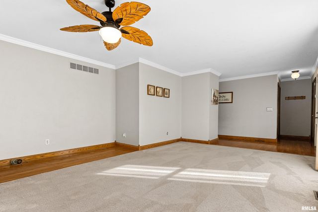 327 ARBOR VITAE Drive, Germantown Hills, IL 61548