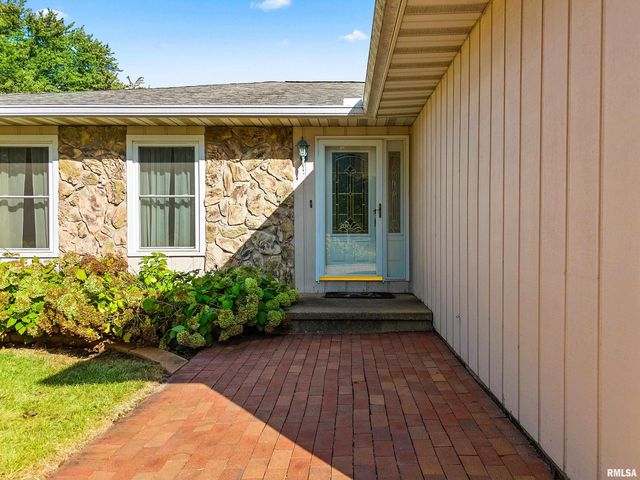 327 ARBOR VITAE Drive, Germantown Hills, IL 61548