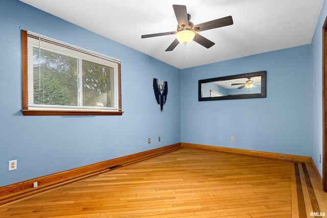 327 ARBOR VITAE Drive, Germantown Hills, IL 61548