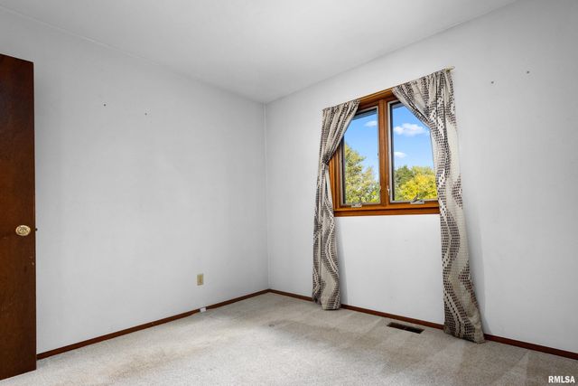 327 ARBOR VITAE Drive, Germantown Hills, IL 61548