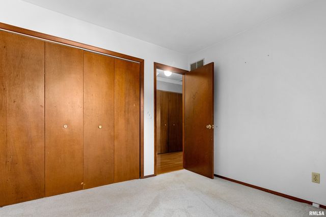 327 ARBOR VITAE Drive, Germantown Hills, IL 61548