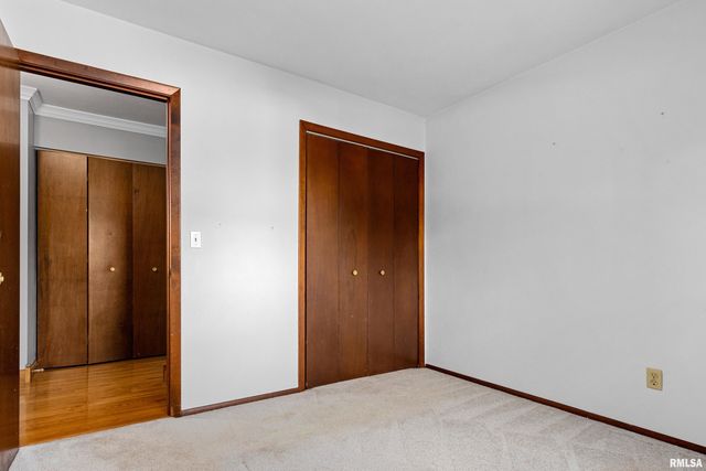 327 ARBOR VITAE Drive, Germantown Hills, IL 61548