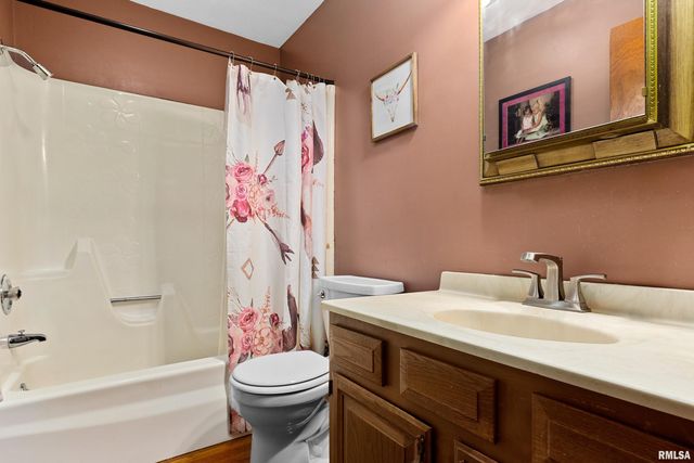 327 ARBOR VITAE Drive, Germantown Hills, IL 61548