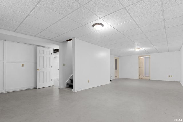 327 ARBOR VITAE Drive, Germantown Hills, IL 61548