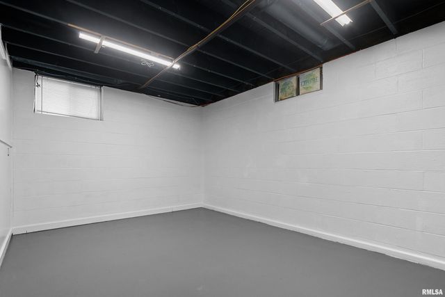 327 ARBOR VITAE Drive, Germantown Hills, IL 61548