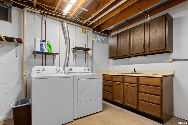 327 ARBOR VITAE Drive, Germantown Hills, IL 61548