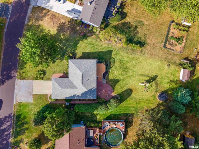 327 ARBOR VITAE Drive, Germantown Hills, IL 61548