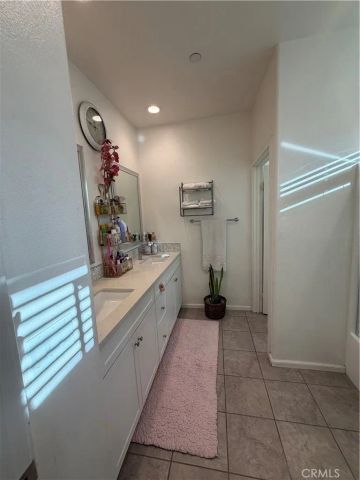 10349 Diamond Way, Pacoima, CA 91331