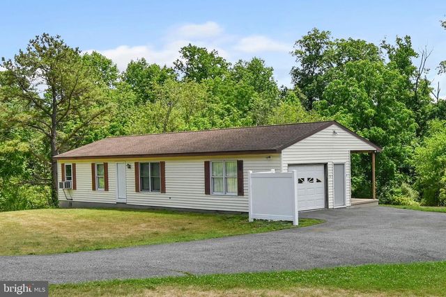 4031 PRICETOWN RD, Fleetwood, PA 19522