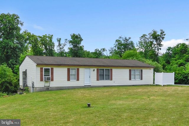 4031 PRICETOWN RD, Fleetwood, PA 19522