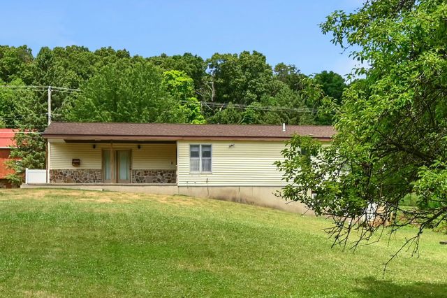 4031 PRICETOWN RD, Fleetwood, PA 19522