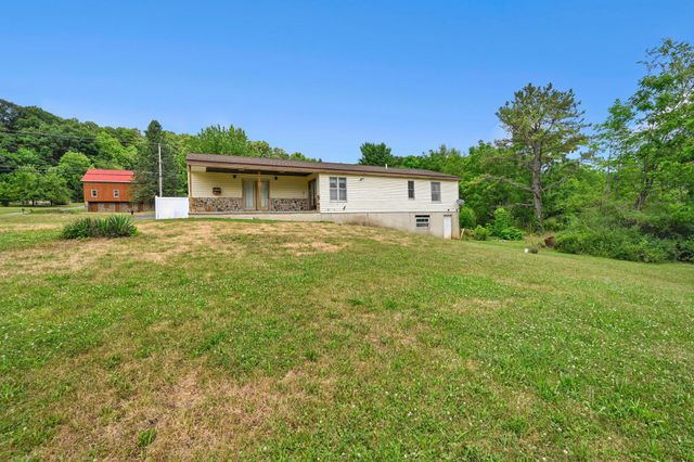 4031 PRICETOWN RD, Fleetwood, PA 19522