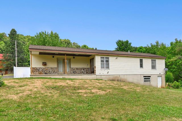 4031 PRICETOWN RD, Fleetwood, PA 19522