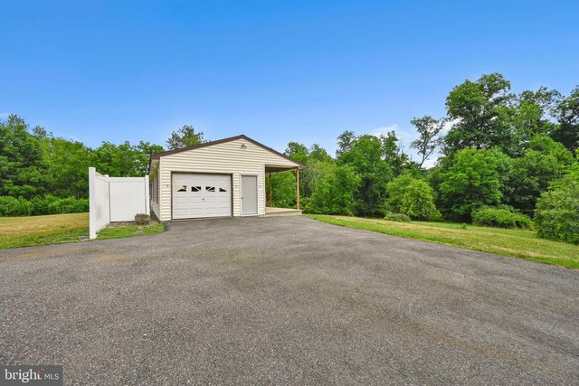4031 PRICETOWN RD, Fleetwood, PA 19522