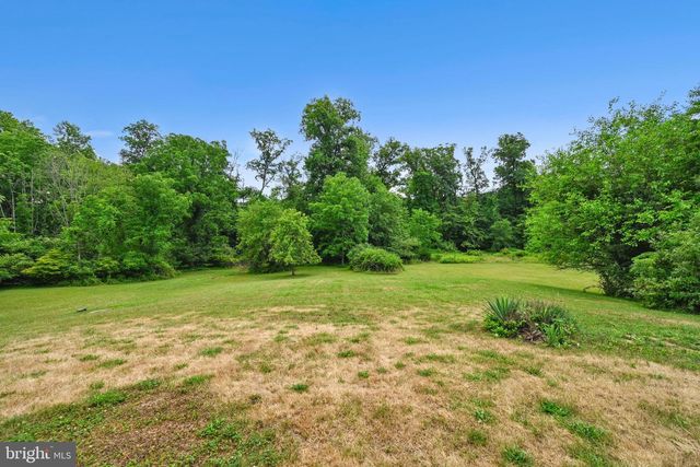 4031 PRICETOWN RD, Fleetwood, PA 19522