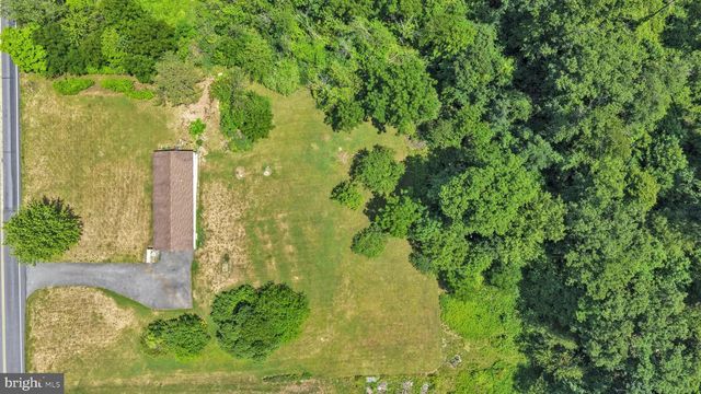 4031 PRICETOWN RD, Fleetwood, PA 19522