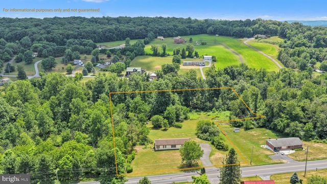 4031 PRICETOWN RD, Fleetwood, PA 19522