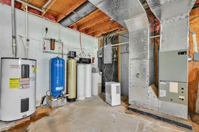 4031 PRICETOWN RD, Fleetwood, PA 19522