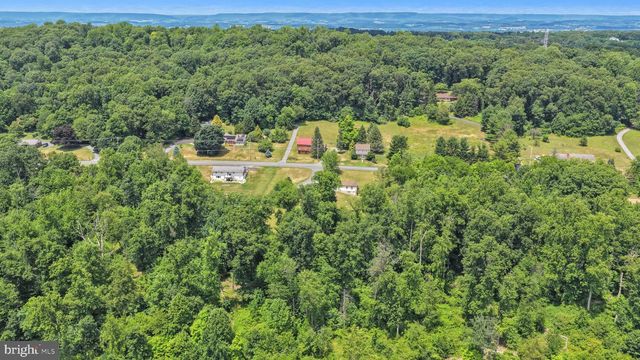 4031 PRICETOWN RD, Fleetwood, PA 19522