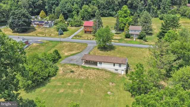 4031 PRICETOWN RD, Fleetwood, PA 19522