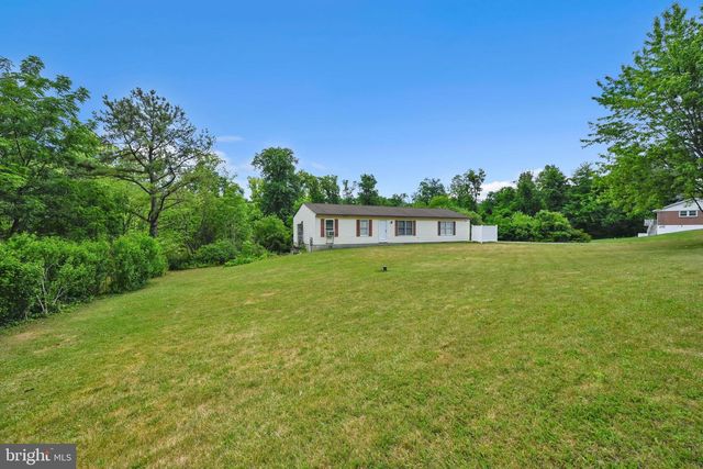4031 PRICETOWN RD, Fleetwood, PA 19522